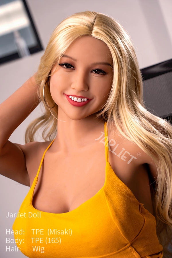 165cm D Cup TPE Petite Breasts Blonde Glossy Lips Realistic Sex Doll Detail View 13